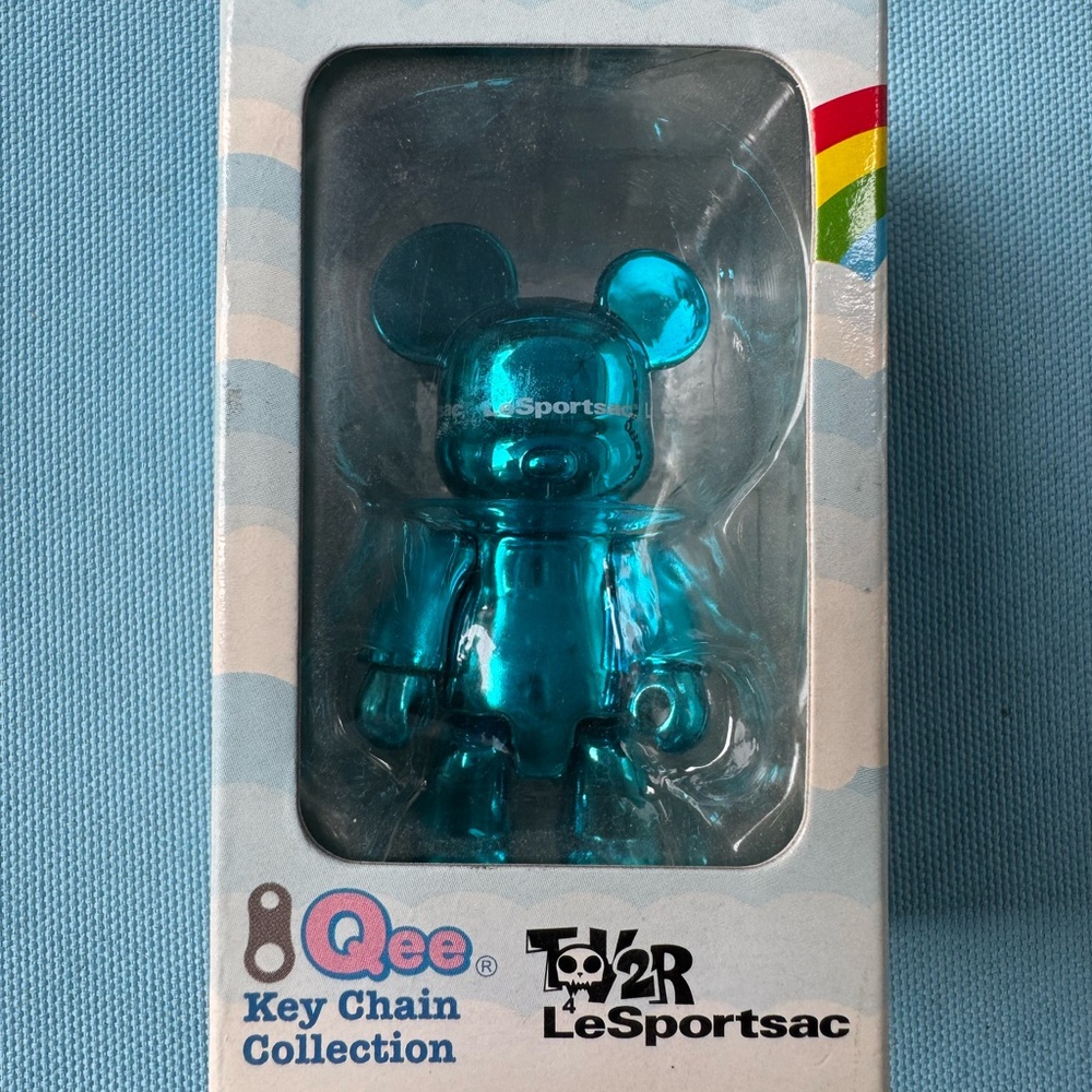 Vintage LeSportsac Qee Key Chain - Blue NWT in sealed box